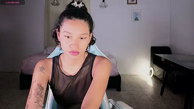 Snapshot of Peggy_Funn chatting on 10/02/25, 02:07 Peggy Funn online show from 10/02/25, 02:07