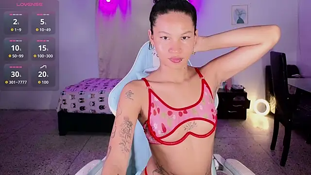 Snapshot of Peggy_Funn chatting on 10/04/25, 12:08 Peggy Funn online show from 10/04/25, 12:08