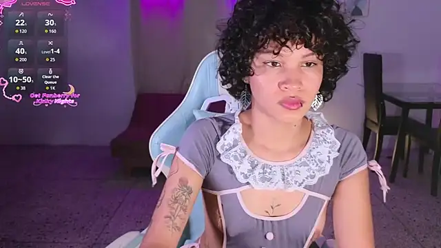 Snapshot of Peggy_Funn chatting on 11/12/25, 12:44 Peggy Funn online show from 11/12/25, 12:44