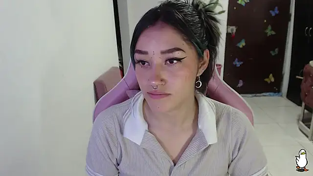 Snapshot of littleangel1_m chatting on 11/13/25, 08:30 littleangel1 m online show from 11/13/25, 08:30