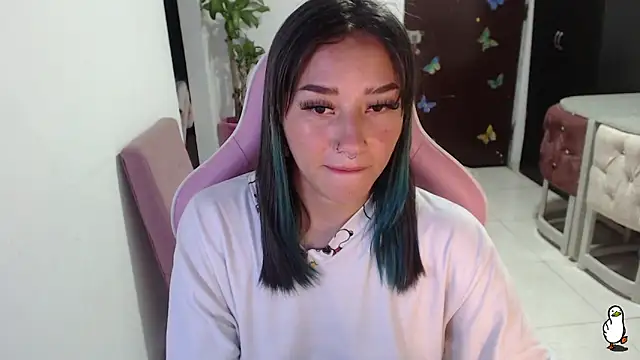 Snapshot of littleangel1_m chatting on 02/11/26, 04:28 littleangel1 m online show from 02/11/26, 04:28