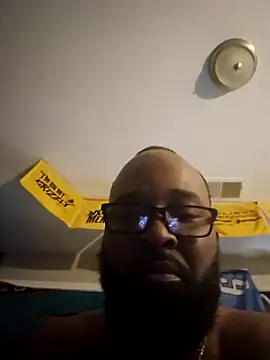 Snapshot of GallowayGooch1085 chatting on 04/01/26, 01:52 GallowayGooch1085 online show from 04/01/26, 01:52