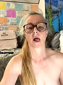 Snapshot of Venus22cumin chatting on 11/23/25, 04:07 Venus22cumin online show from 11/23/25, 04:07