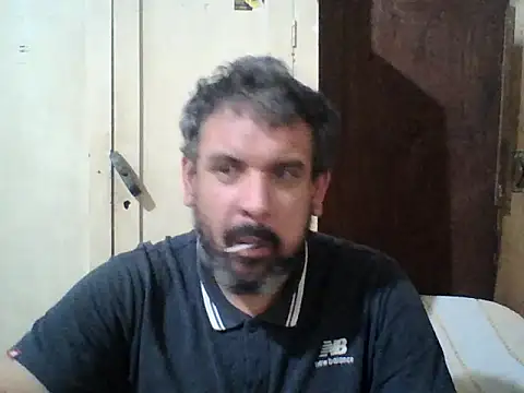 Snapshot of Rodrigo_happy chatting on 10/24/25, 02:19 Rodrigo happy online show from 10/24/25, 02:19