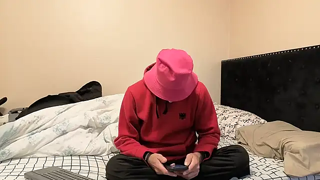 hailzeffn online show from 10/27/25, 12:42