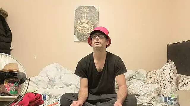 Snapshot of hailzeffn chatting on 12/21/25, 01:02 hailzeffn online show from 12/21/25, 01:02