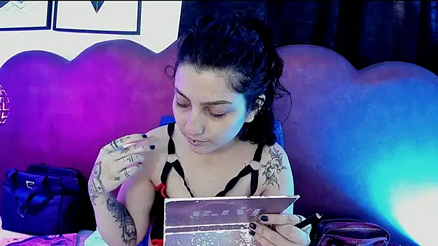 Snapshot of sophy_rock chatting on 07/02/26, 04:24 sophy rock online show from 07/02/26, 04:24