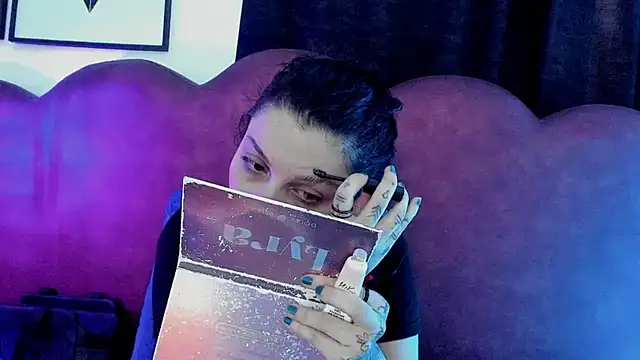 Snapshot of sophy_rock chatting on 07/07/26, 04:00 sophy rock online show from 07/07/26, 04:00