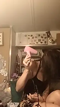 Snapshot of whitetrashdirtyslut chatting on 03/21/26, 06:18 whitetrashdirtyslut online show from 03/21/26, 06:18