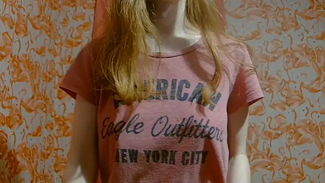 strawberrysmoothie online show from 12/14/24, 06:02