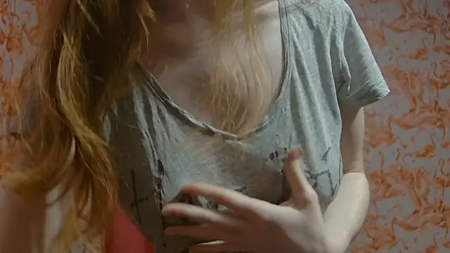 strawberrysmoothie online show from 02/11/25, 03:18