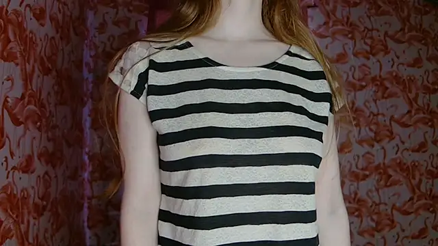 Snapshot of strawberrysmoothie chatting on 03/22/26, 09:07 strawberrysmoothie online show from 03/22/26, 09:07