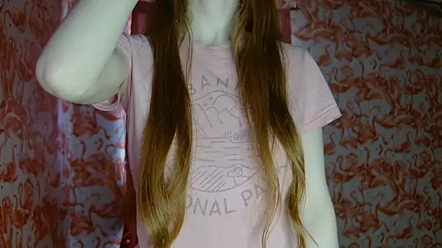 Snapshot of strawberrysmoothie chatting on 04/13/26, 08:14 strawberrysmoothie online show from 04/13/26, 08:14