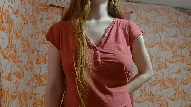 Snapshot of strawberrysmoothie chatting on 04/19/26, 02:55 strawberrysmoothie online show from 04/19/26, 02:55