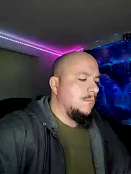 Snapshot of Spunonymous chatting on 01/04/25, 07:55 Spunonymous online show from 01/04/25, 07:55