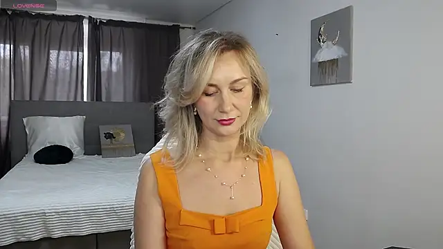 Vanessa Nowak online show from 10/07/25, 10:23