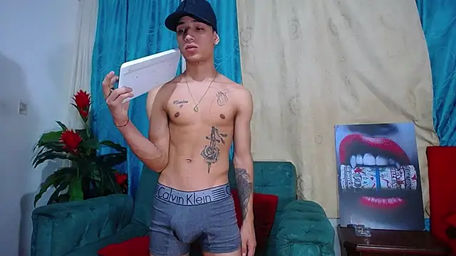 Leon hot X online show from 12/21/24, 10:51