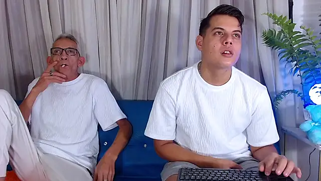 Leon hot X online show from 02/17/26, 08:04