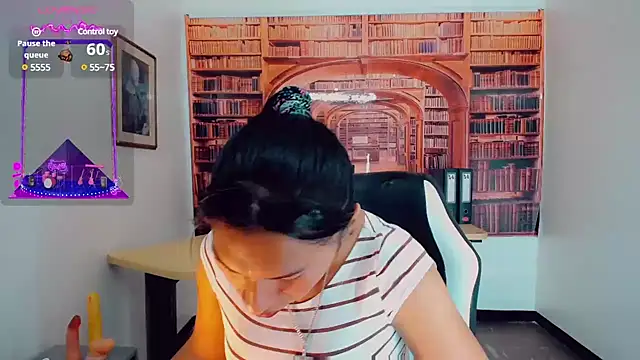 khiara moretti online show from 12/13/24, 07:32