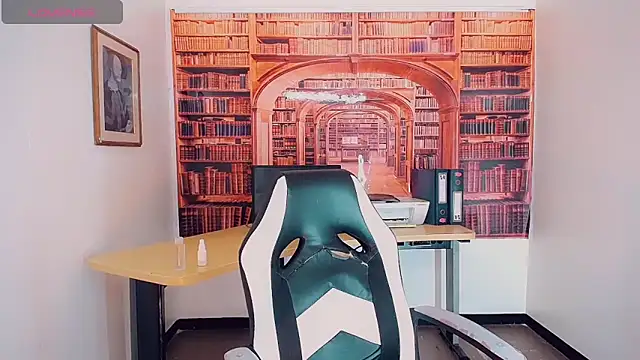 khiara moretti online show from 02/03/25, 07:31