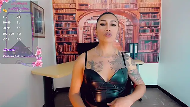 khiara moretti online show from 03/11/25, 07:36