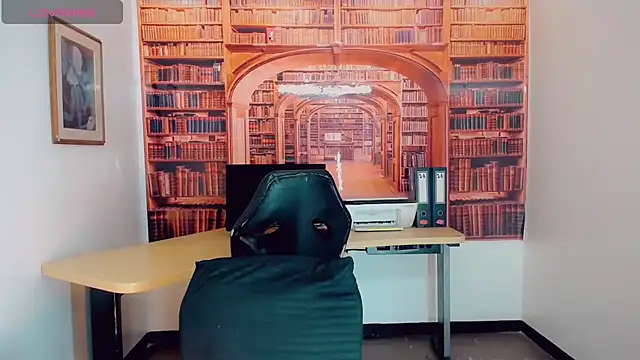 khiara moretti online show from 03/15/25, 07:38