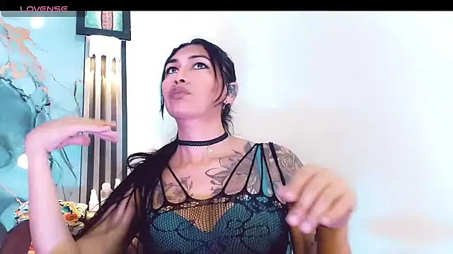 khiara moretti online show from 12/03/25, 11:19