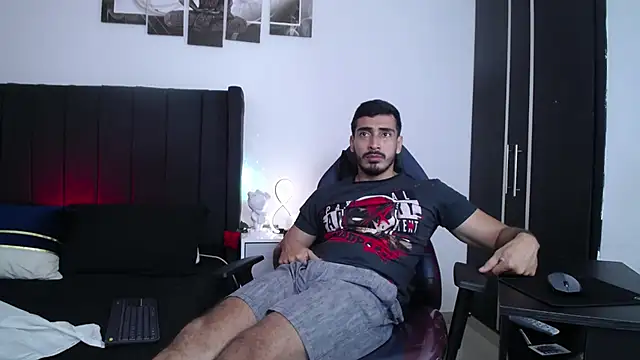 Snapshot of muscle_ares chatting on 02/14/25, 03:05 muscle ares online show from 02/14/25, 03:05