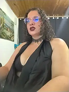 Snapshot of Aleja_Gonzales chatting on 08/05/26, 11:06 Aleja Gonzales online show from 08/05/26, 11:06