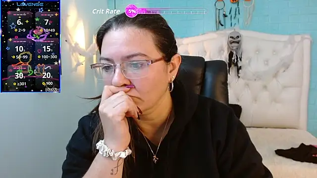 MsJossie online show from 10/31/25, 04:02