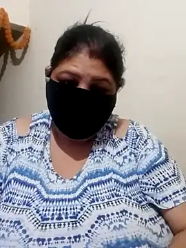 Snapshot of Shoni__ chatting on 12/01/24, 06:19 Shoni online show from 12/01/24, 06:19