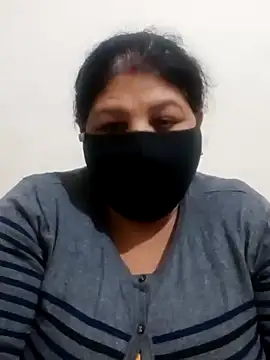 Snapshot of Shoni__ chatting on 12/04/24, 05:44 Shoni online show from 12/04/24, 05:44