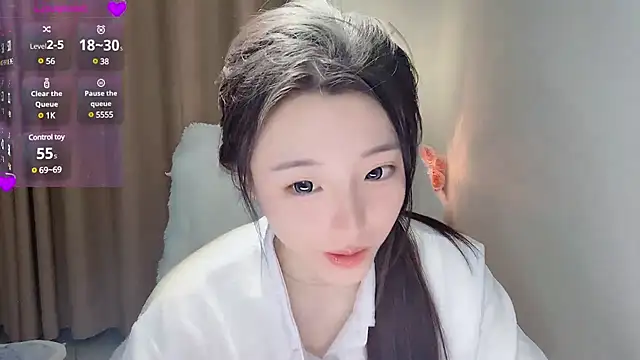 Snapshot of Duomiz chatting on 03/14/25, 07:44 Duomiz online show from 03/14/25, 07:44