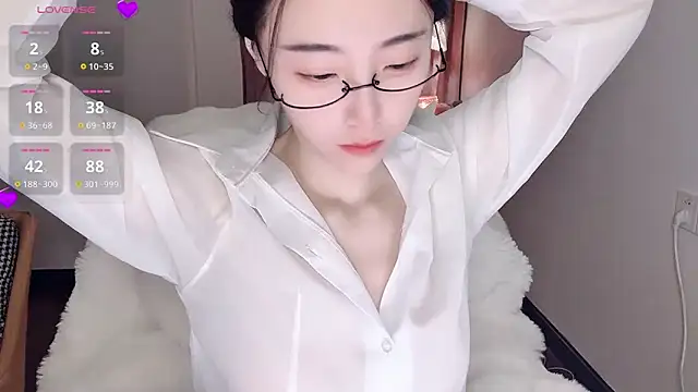 Snapshot of Duomiz chatting on 10/17/25, 11:46 Duomiz online show from 10/17/25, 11:46