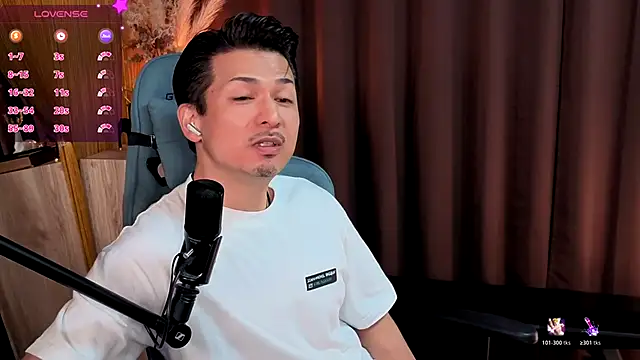 Snapshot of HARU-outdoor-x chatting on 10/19/25, 02:18 HARU-outdoor-x online show from 10/19/25, 02:18