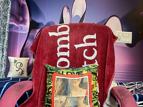 Royal girl 1 online show from 03/06/25, 05:00