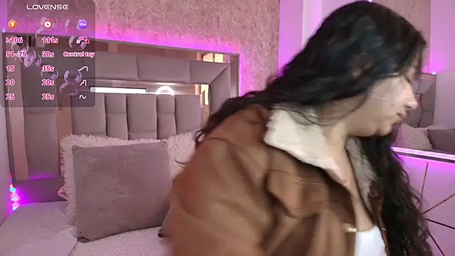 Miaa Smiith1 online show from 01/08/25, 11:43