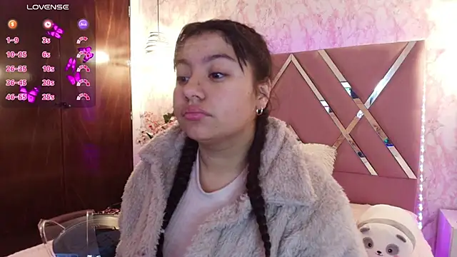 Miaa Smiith1 online show from 03/05/25, 12:11