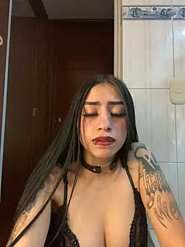 Snapshot of Bunny_sexy01 chatting on 12/31/24, 02:19 Bunny sexy01 online show from 12/31/24, 02:19