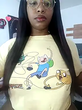 Snapshot of kitty__blackgl chatting on 02/19/25, 12:44 kitty blackgl online show from 02/19/25, 12:44