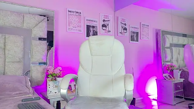 Sara Greey online show from 04/16/26, 04:02