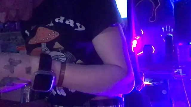 watermellonpussy online show from 12/25/24, 11:00