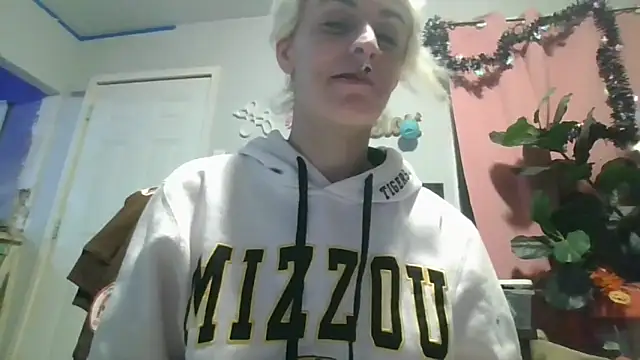 watermellonpussy online show from 02/24/26, 06:00