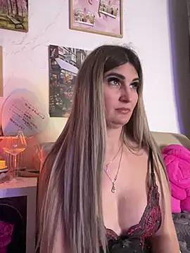 EvelynFrances online show from 02/19/25, 06:54