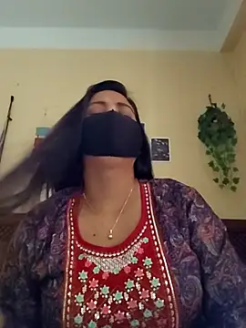 Snapshot of SimaRoy- chatting on 12/21/25, 07:48 SimaRoy- online show from 12/21/25, 07:48