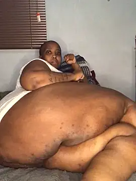 Snapshot of sotho_ssbbw chatting on 06/15/26, 02:36 sotho ssbbw online show from 06/15/26, 02:36