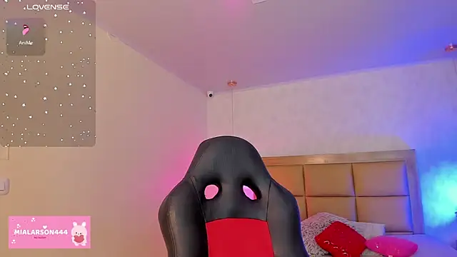 LARSONMIA online show from 02/25/26, 12:26