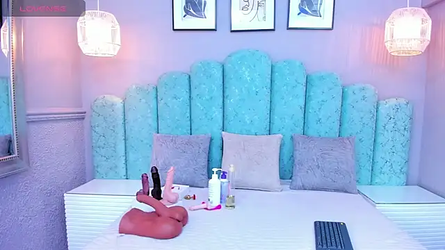 Sara Vanegas online show from 01/28/25, 03:25