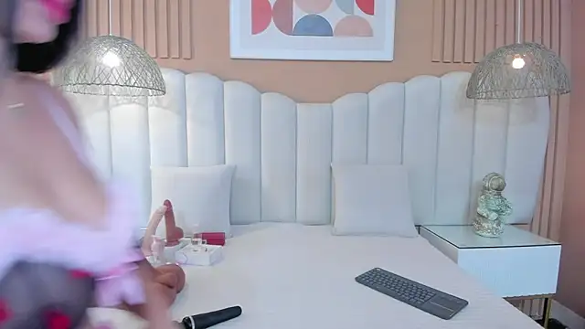 Snapshot of Sara_Vanegas chatting on 03/24/26, 11:37 Sara Vanegas online show from 03/24/26, 11:37