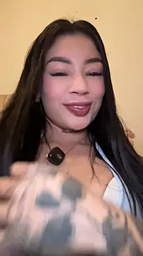 Snapshot of Roxanne_08 chatting on 04/15/26, 09:59 Roxanne 08 online show from 04/15/26, 09:59